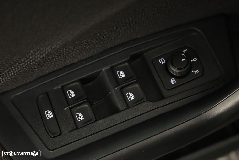 VW T-Roc 1.5 TSI Urban DSG - 19