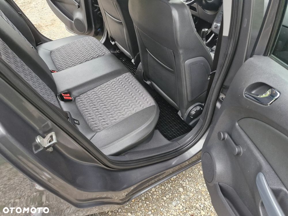 Opel Corsa 1.4 16V Cosmo - 23