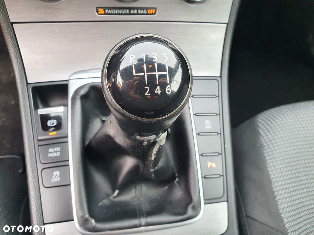 Volkswagen Passat 1.6 TDI BlueMotion - 11