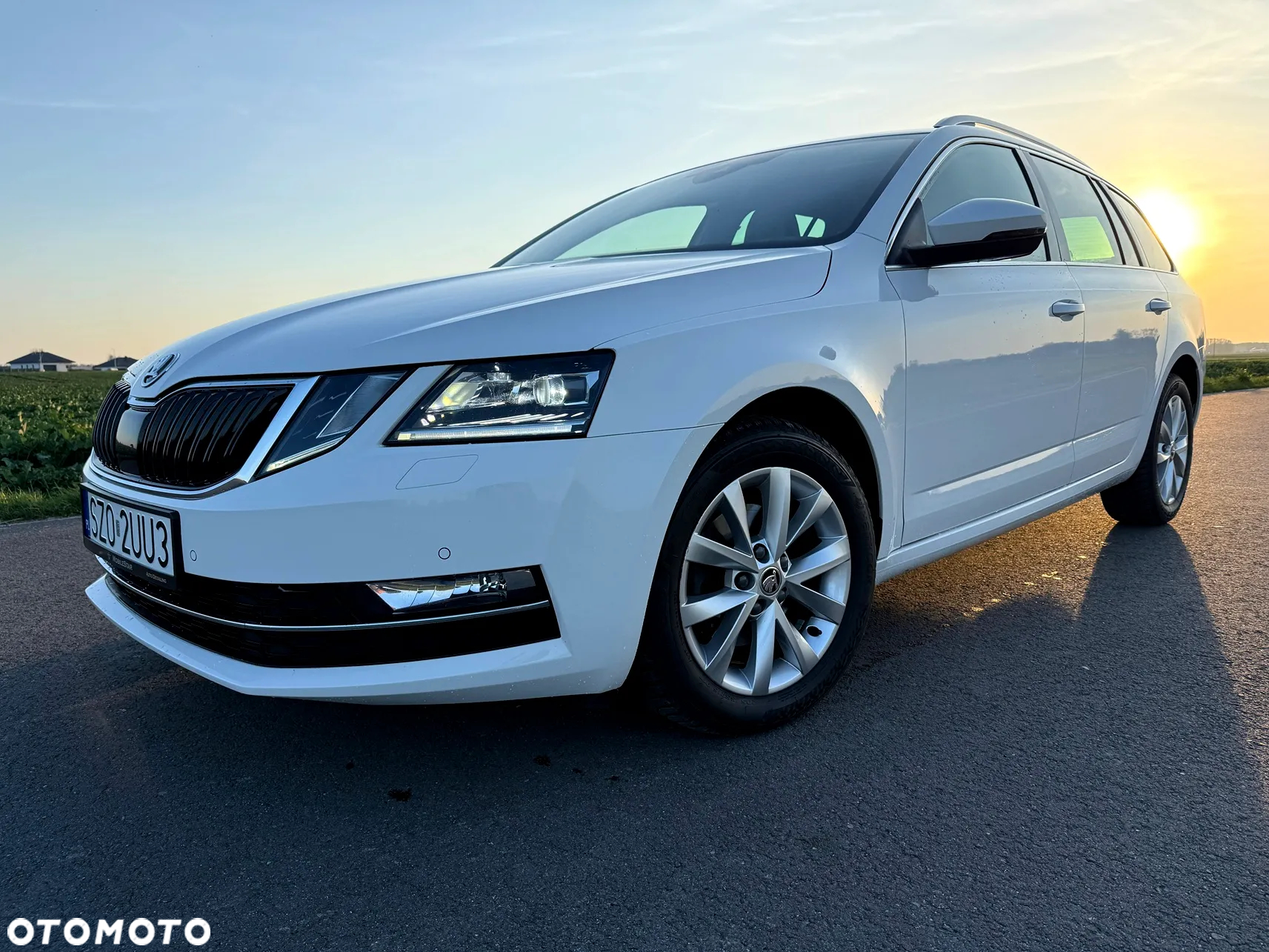 Skoda Octavia Combi 2.0 TDI DSG Style - 24