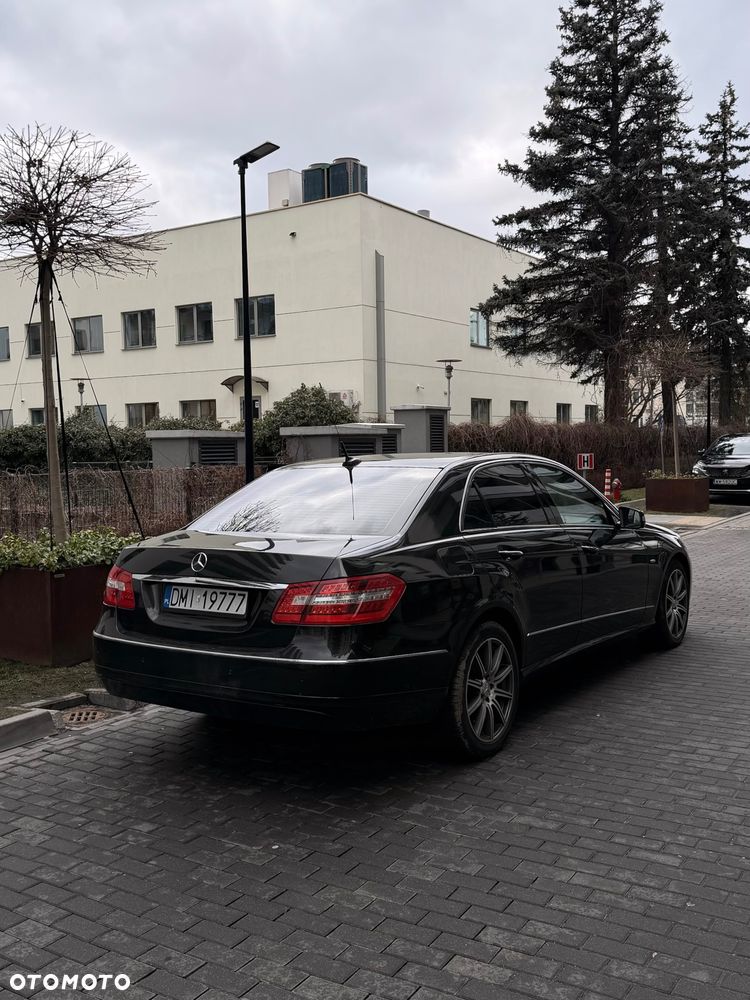Mercedes-Benz Klasa E 200 CDI DPF BlueEFFICIENCY Automatik Elegance - 3