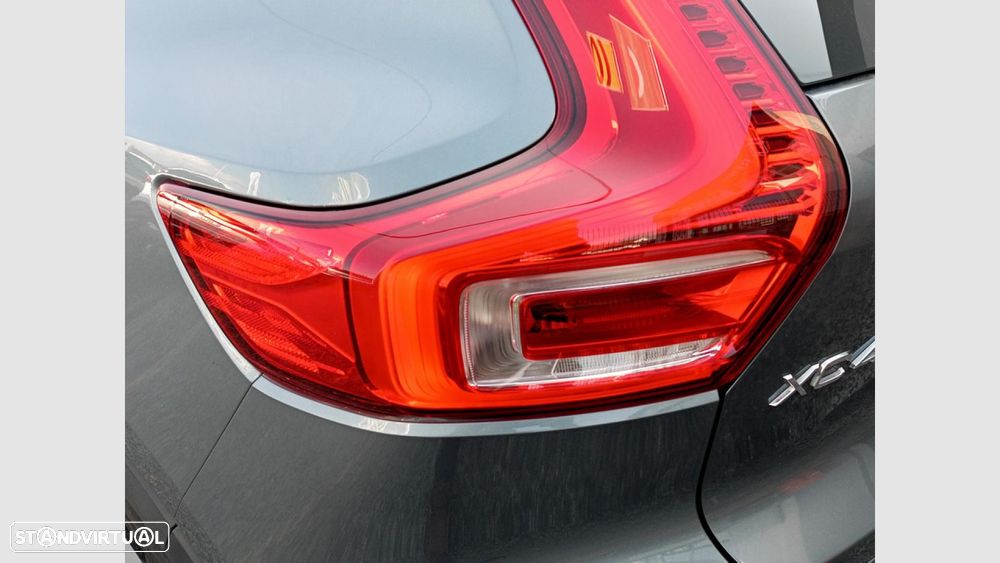 Volvo XC 40 1.5 T3 Momentum Tech Edition - 10