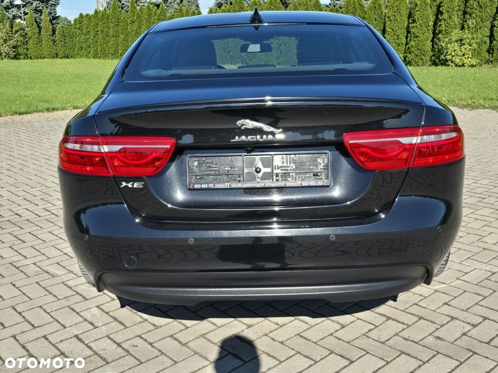 Jaguar XE - 12