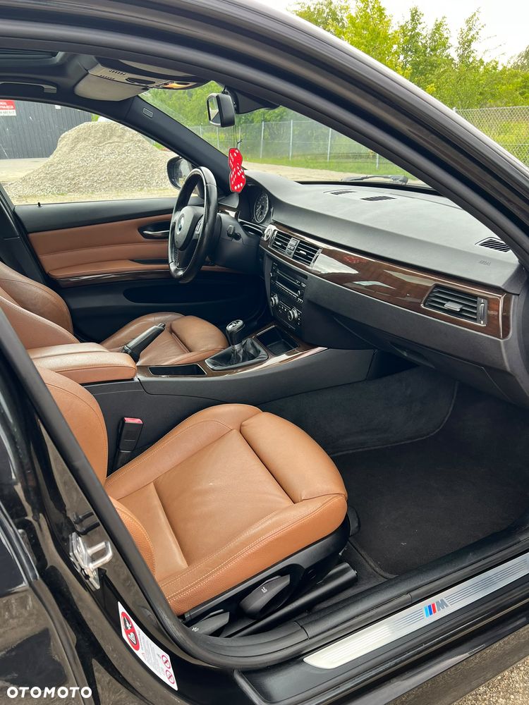 BMW Seria 3 320i - 13