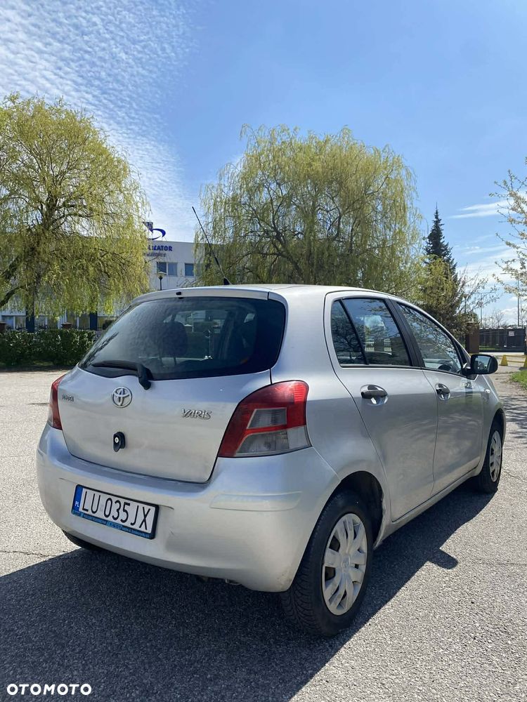 Toyota Yaris 1.0 Entry EU5 - 8
