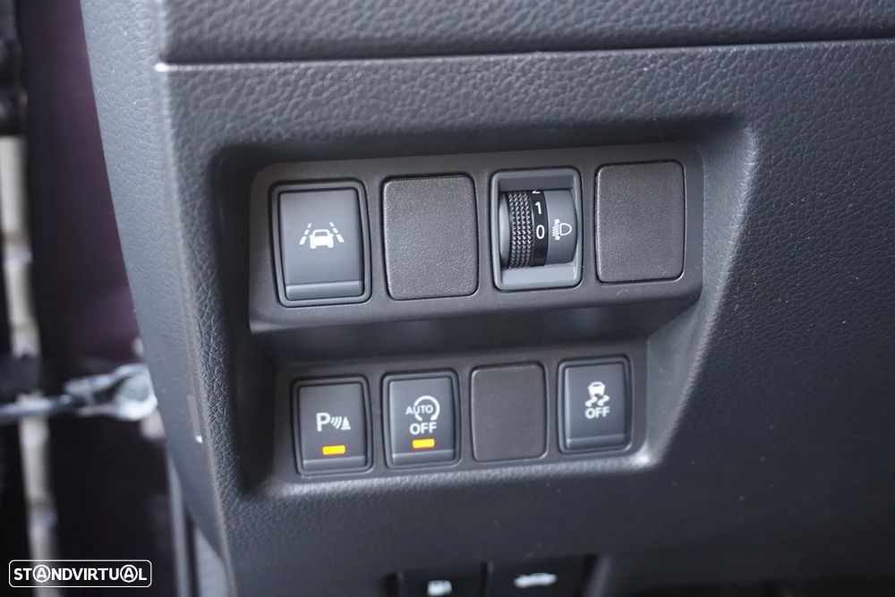 Nissan Qashqai 1.5 dCi N-Connecta 18 - 36