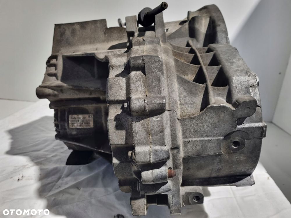 SKRZYNIA BIEGÓW Ford Kuga MK1 2.0 TDCI 8V4R-7002-BF 4x4 - 6