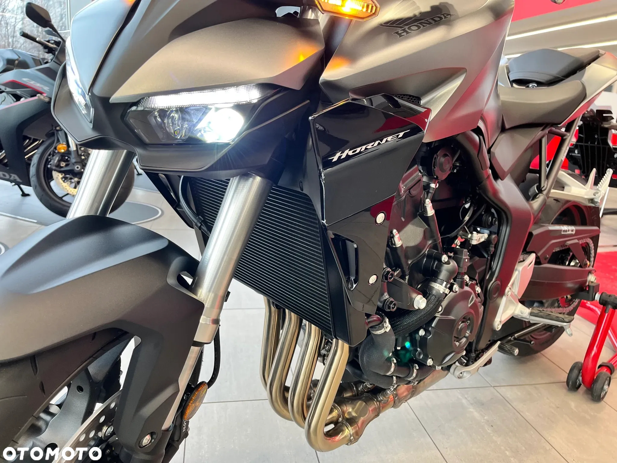 Honda CB - 11