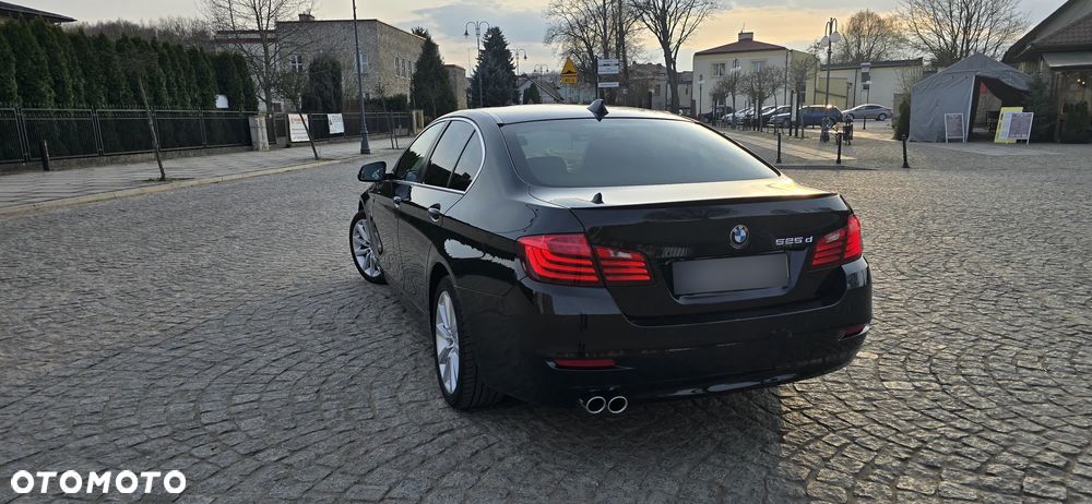 BMW Seria 5 525d - 4
