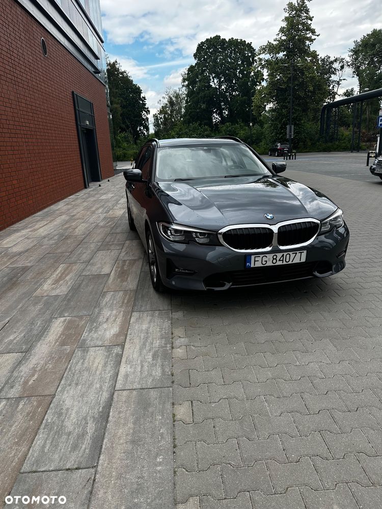 BMW Seria 3 320d Sport Line - 3