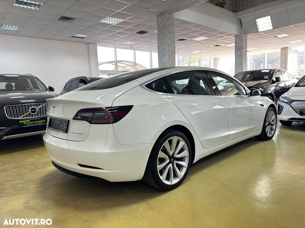 Tesla Model 3 - 9