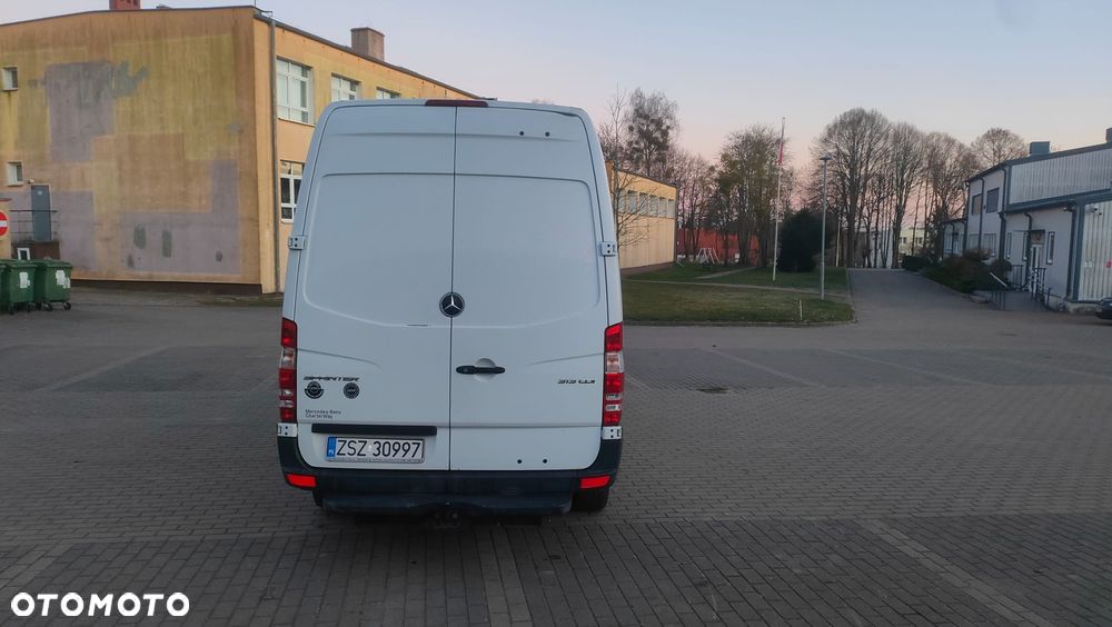 Mercedes-Benz SPRINTER - 8