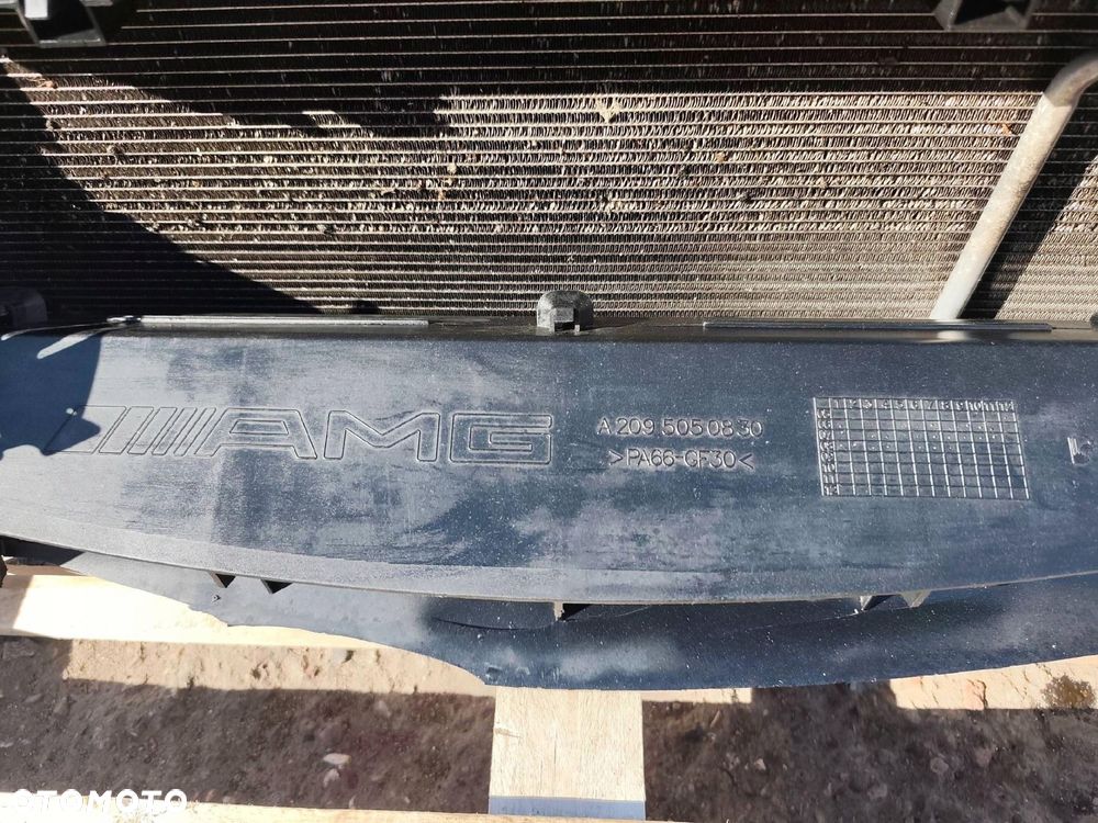 MERCEDES W204 C63 AMG PAS PRZEDNI CHŁODNICE KOMPLET - 3