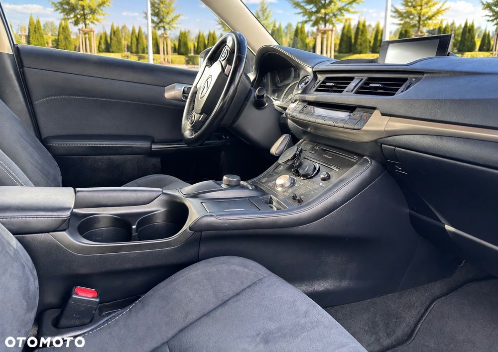 Lexus CT 200h Elegance EU6 - 16