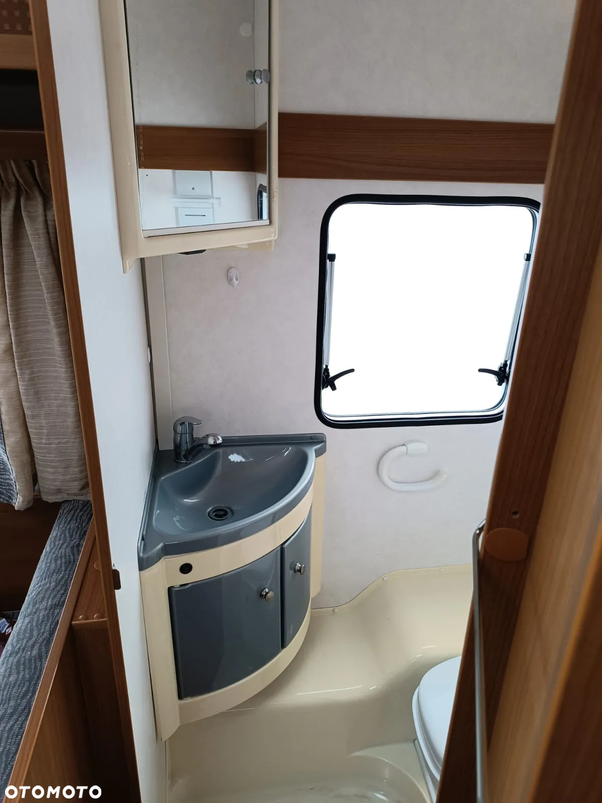Inny CARADO HYMER - 36