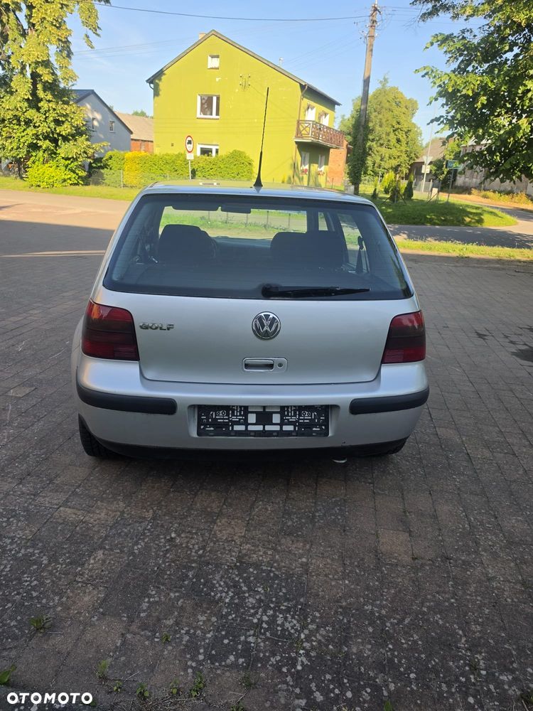 Volkswagen Golf - 5