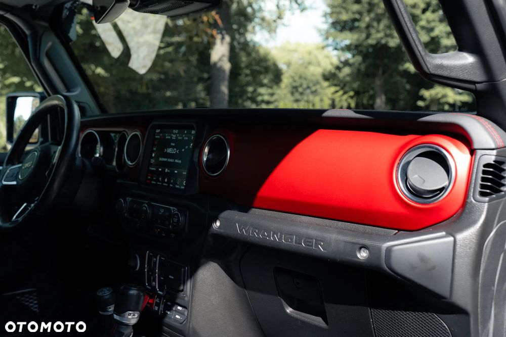 Jeep Wrangler - 11