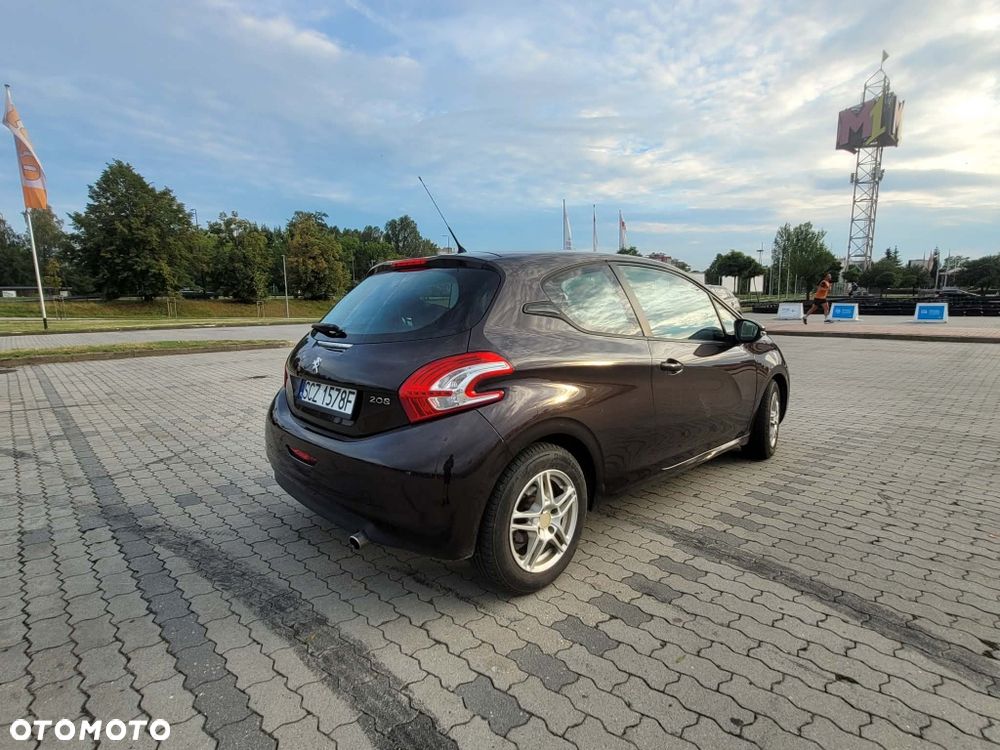 Peugeot 208 - 4