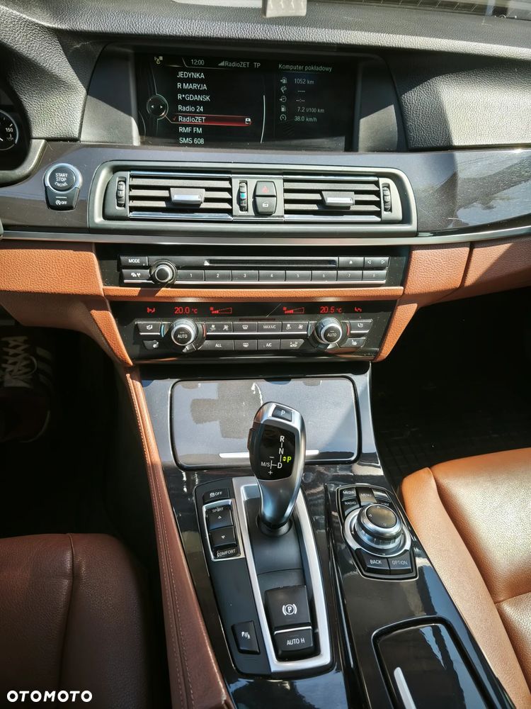BMW Seria 5 525d Touring - 26