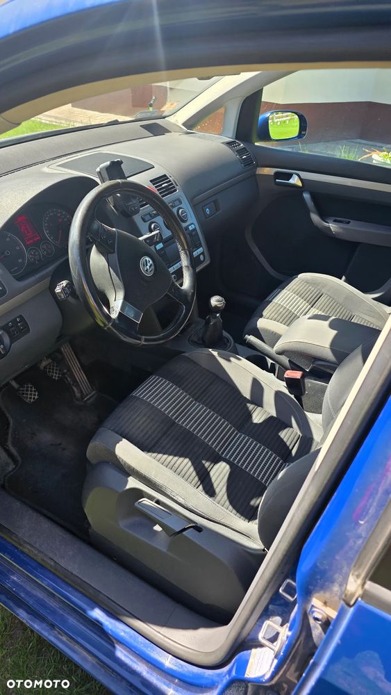 Volkswagen Touran 1.9 TDI Highline - 2