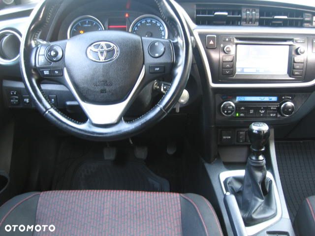 Toyota Auris 1.6 Premium - 19