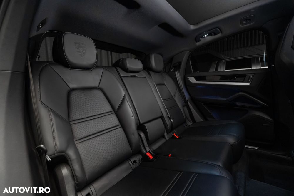 Porsche Cayenne Coupe E-Hybrid Tiptronic S - 37