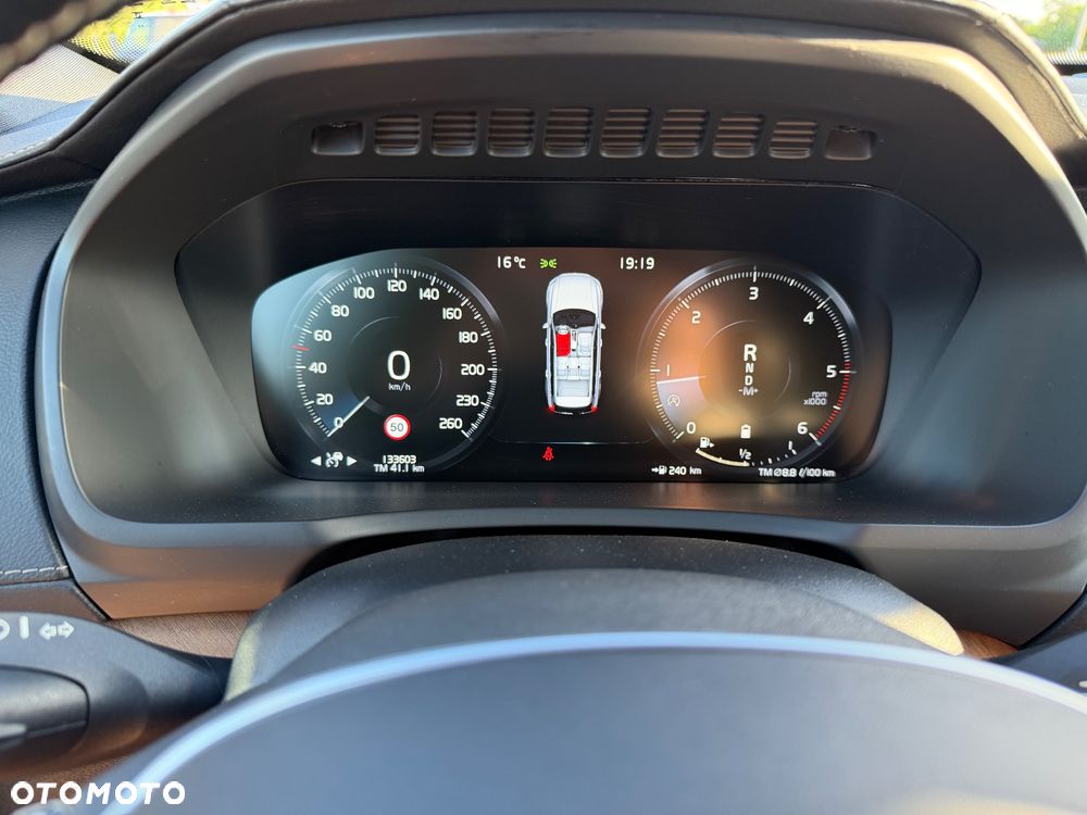 Volvo XC 90 B5 D AWD Inscription - 38