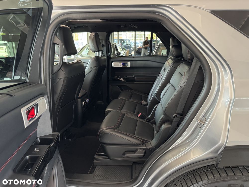 Ford Explorer - 34