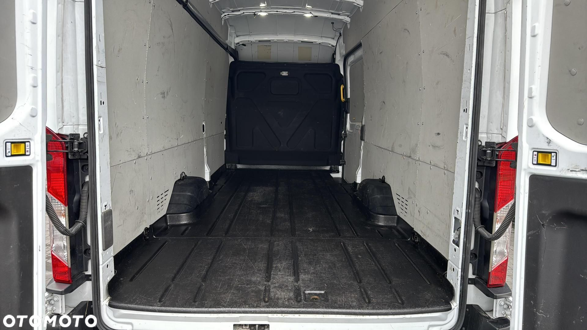 Ford transit - 17