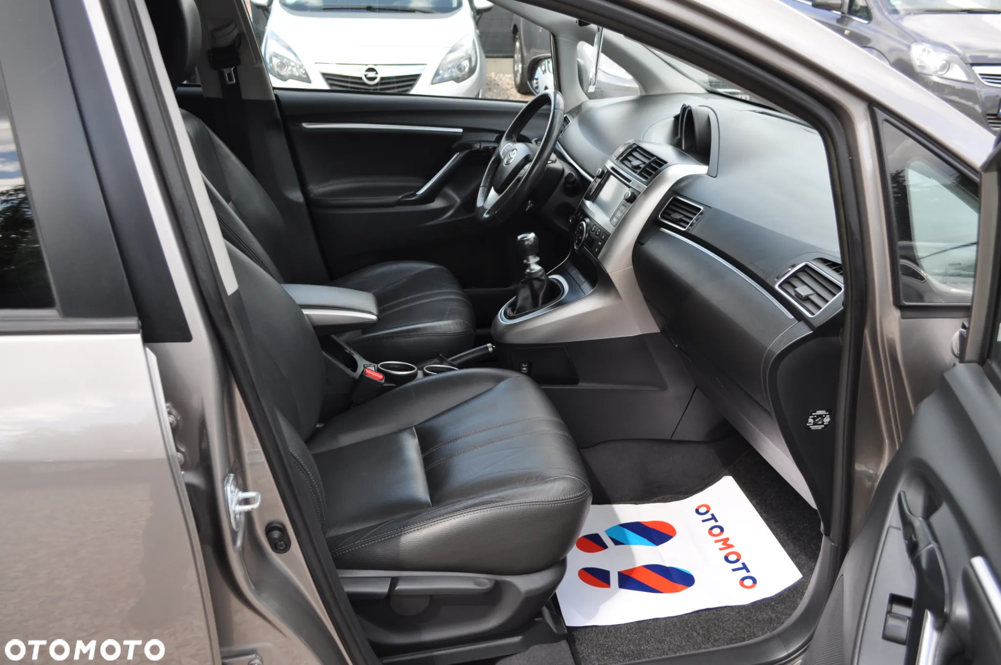 Toyota Verso 1.6 D-4D Premium - 16