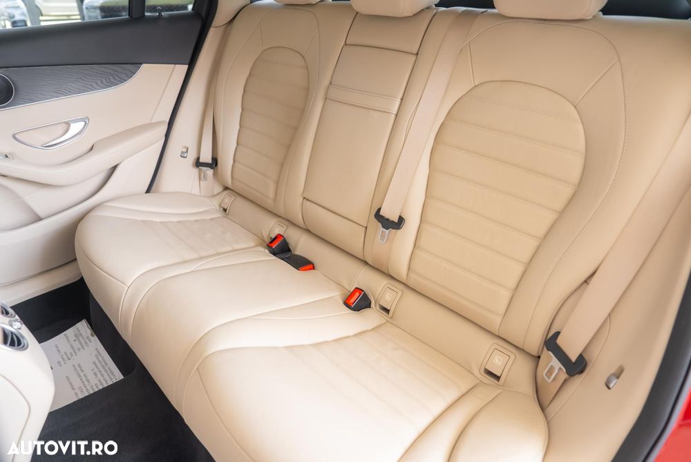 Mercedes-Benz GLC Coupe 250 4Matic 9G-TRONIC Exclusive - 24