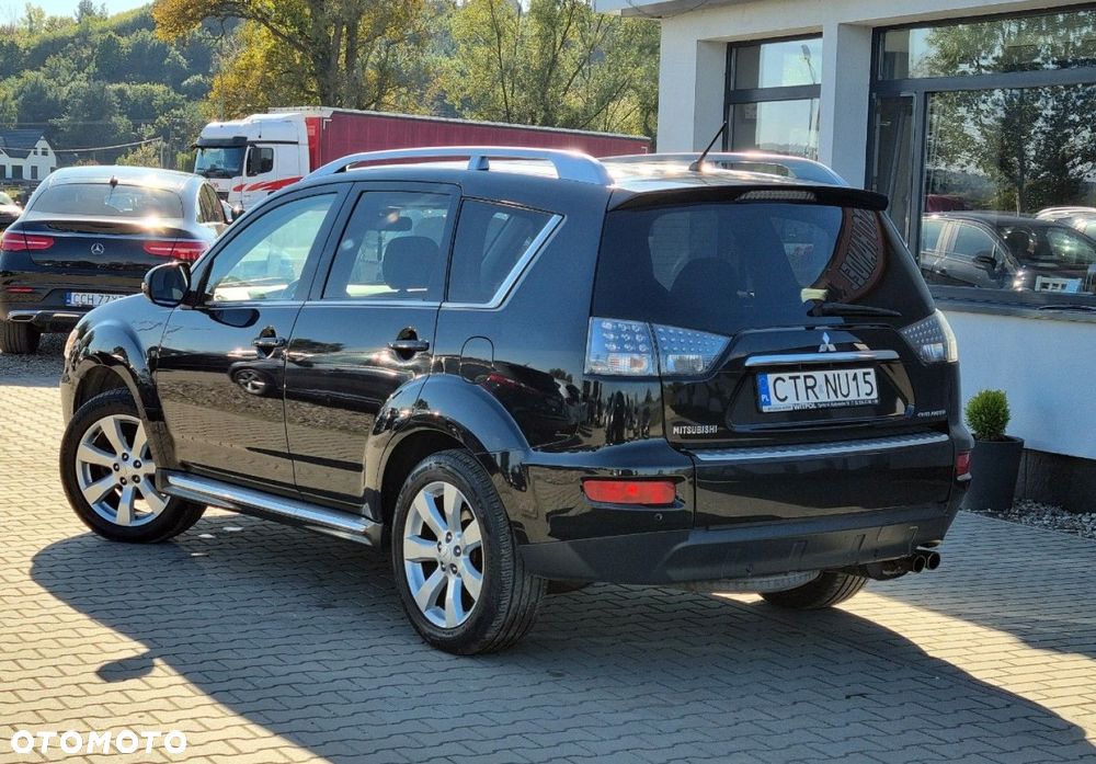Mitsubishi Outlander - 4