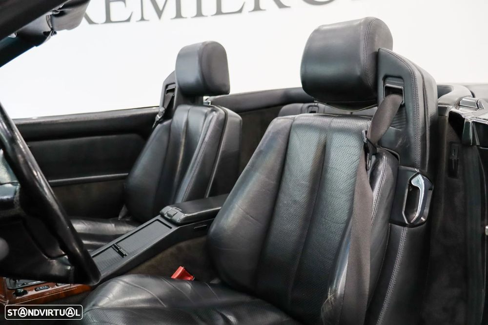 Mercedes-Benz SL 300 - 14