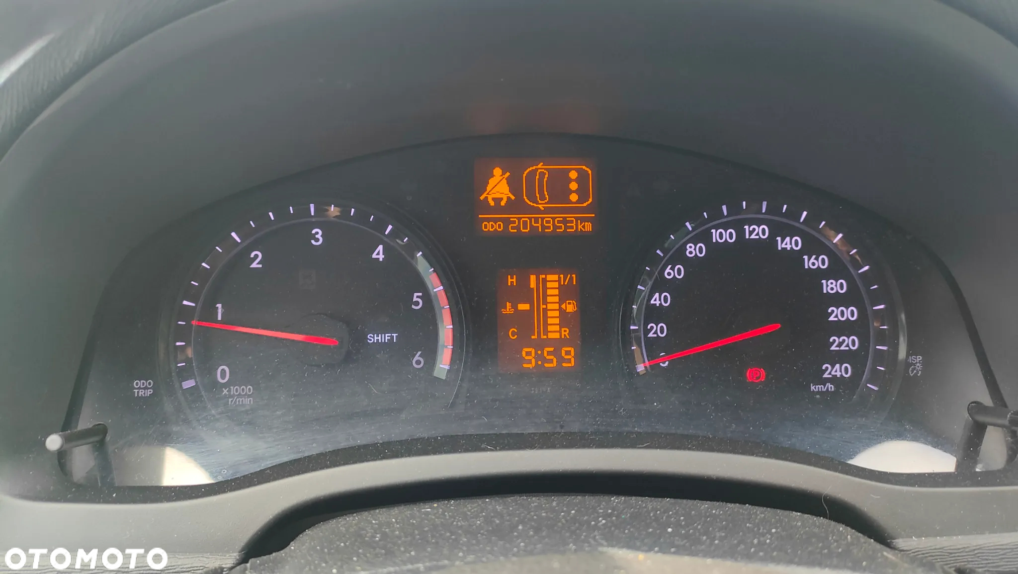Toyota Avensis 2.0 D-4D Active - 11