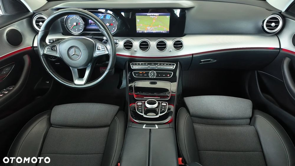 Mercedes-Benz Klasa E 200 T 9G-TRONIC Avantgarde - 25