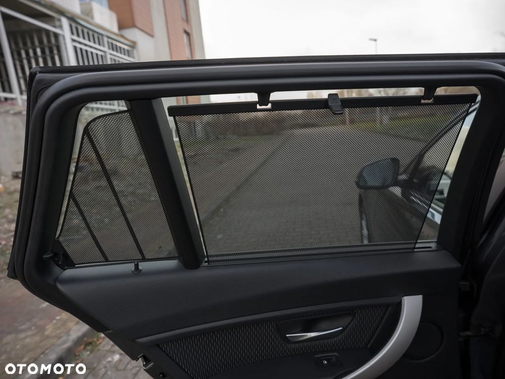 BMW Seria 3 318d Blue Performance - 31