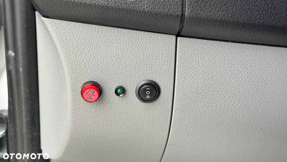 Mercedes-Benz Sprinter - 12