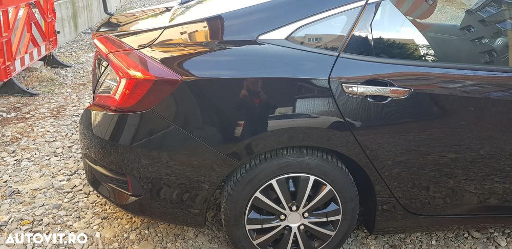Honda Civic 1.5 VTEC Turbo Elegance Navi - 9
