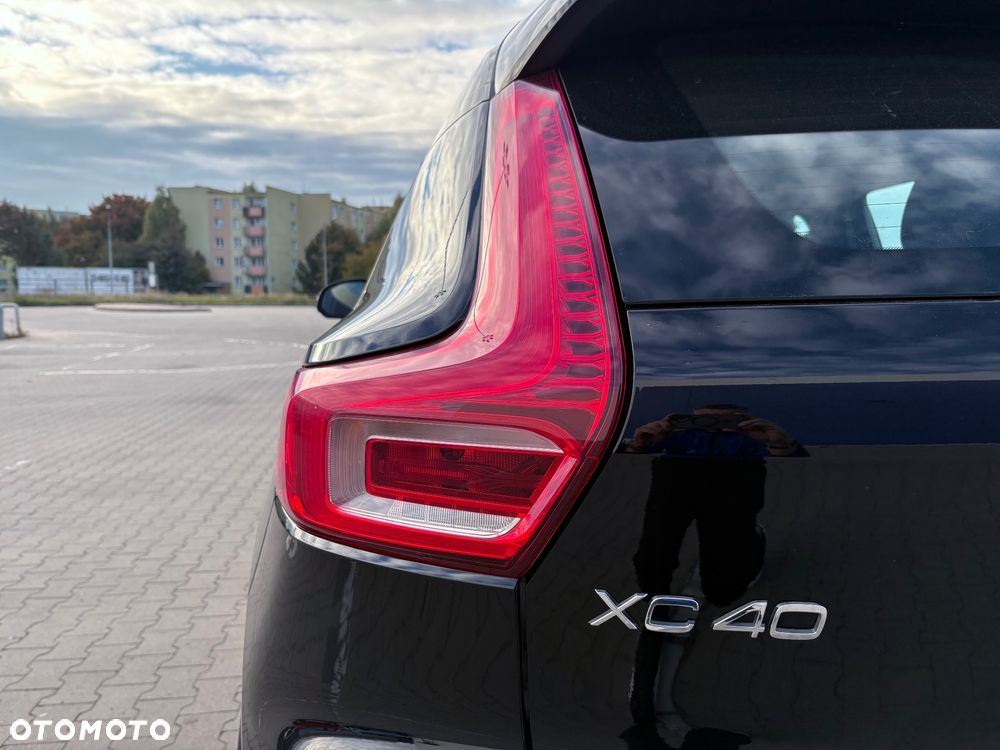 Volvo XC 40 T3 Momentum Pro - 21