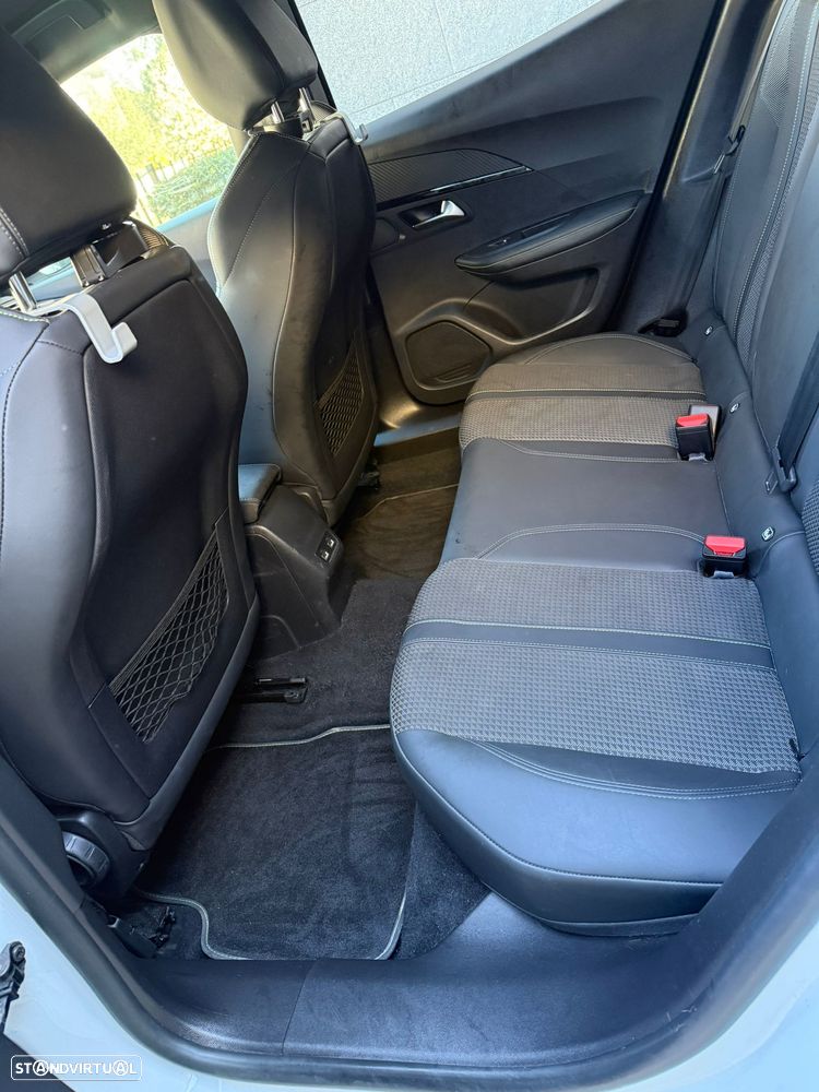 Peugeot 2008 1.2 PureTech GT Pack EAT8 - 14