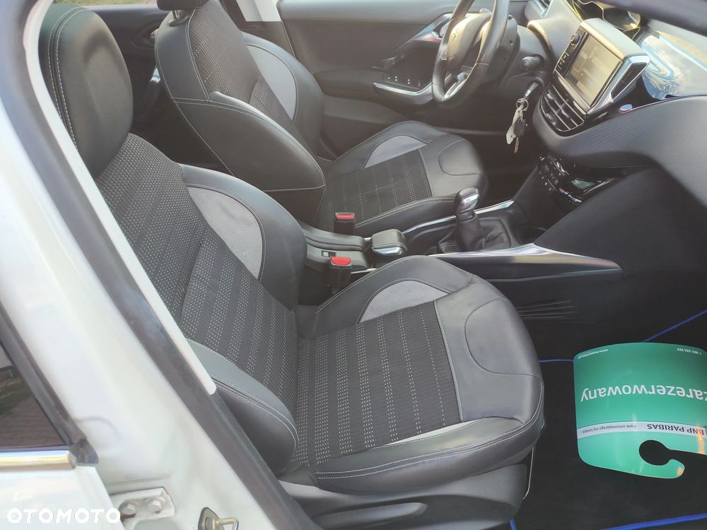 Peugeot 2008 PureTech 82 Allure - 15