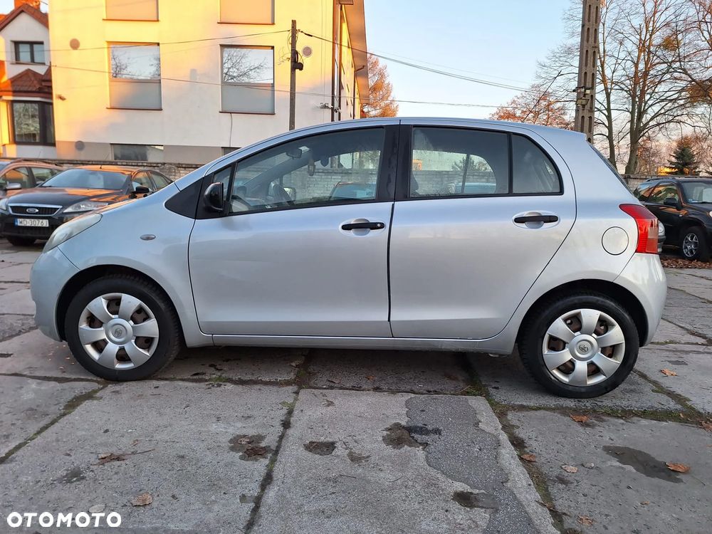 Toyota Yaris - 4