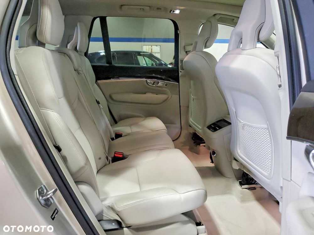 Volvo XC 90 T6 AWD Geartronic Momentum - 10