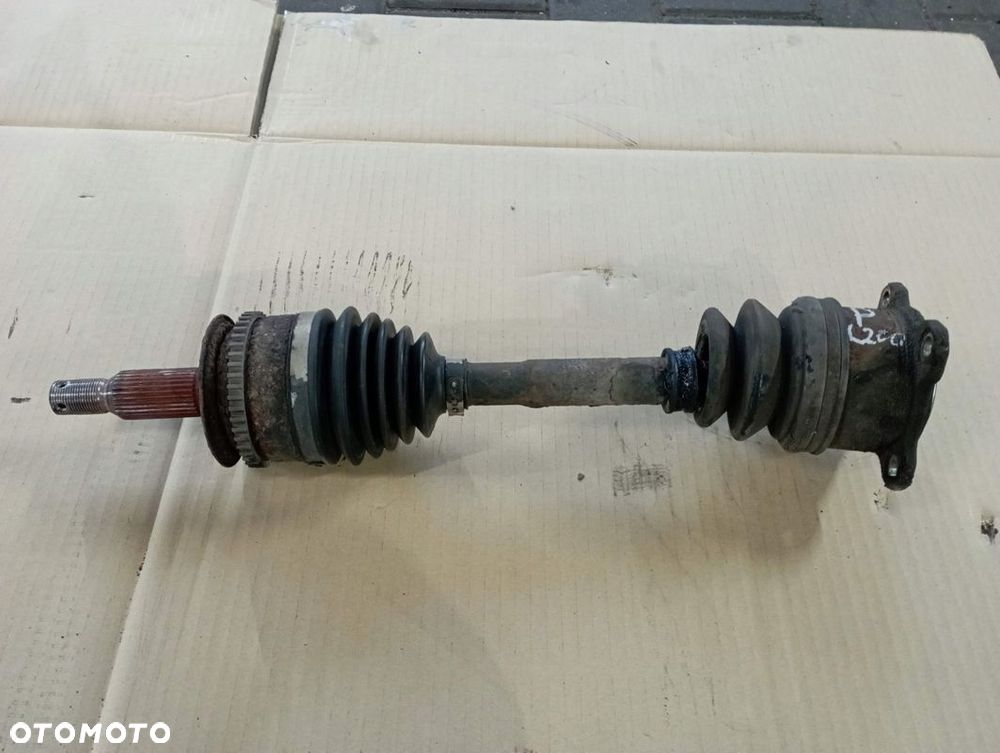 MITSUBISHI L200 2.5 TD PÓŁOŚ PRAWA PRZÓD PRZEDNIA - 1