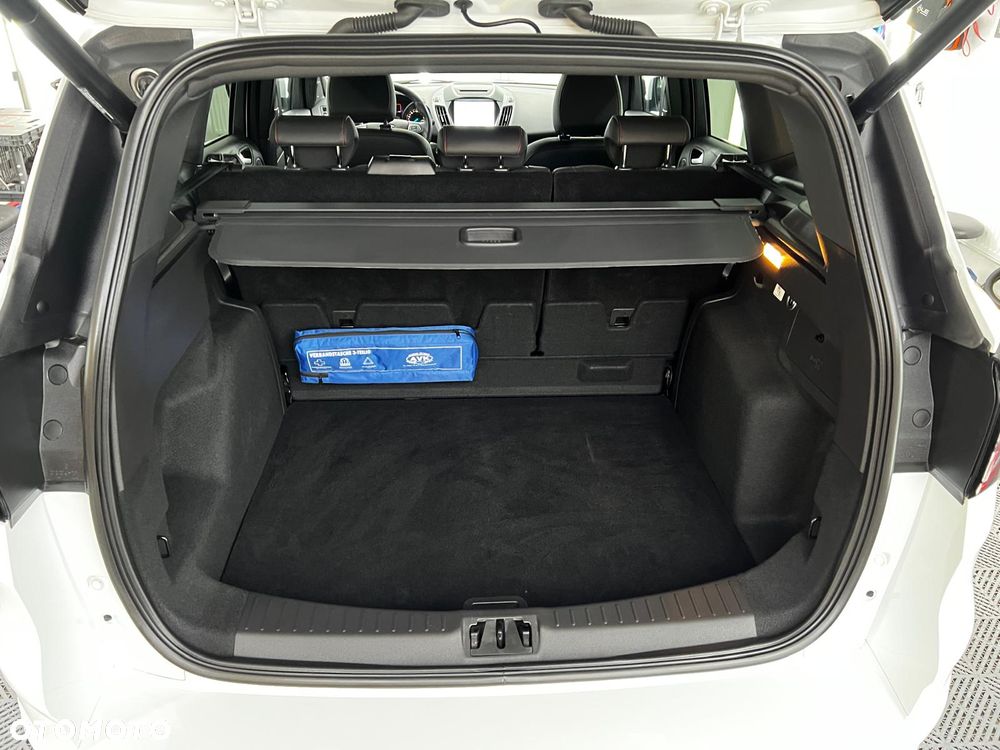 Ford Kuga - 27