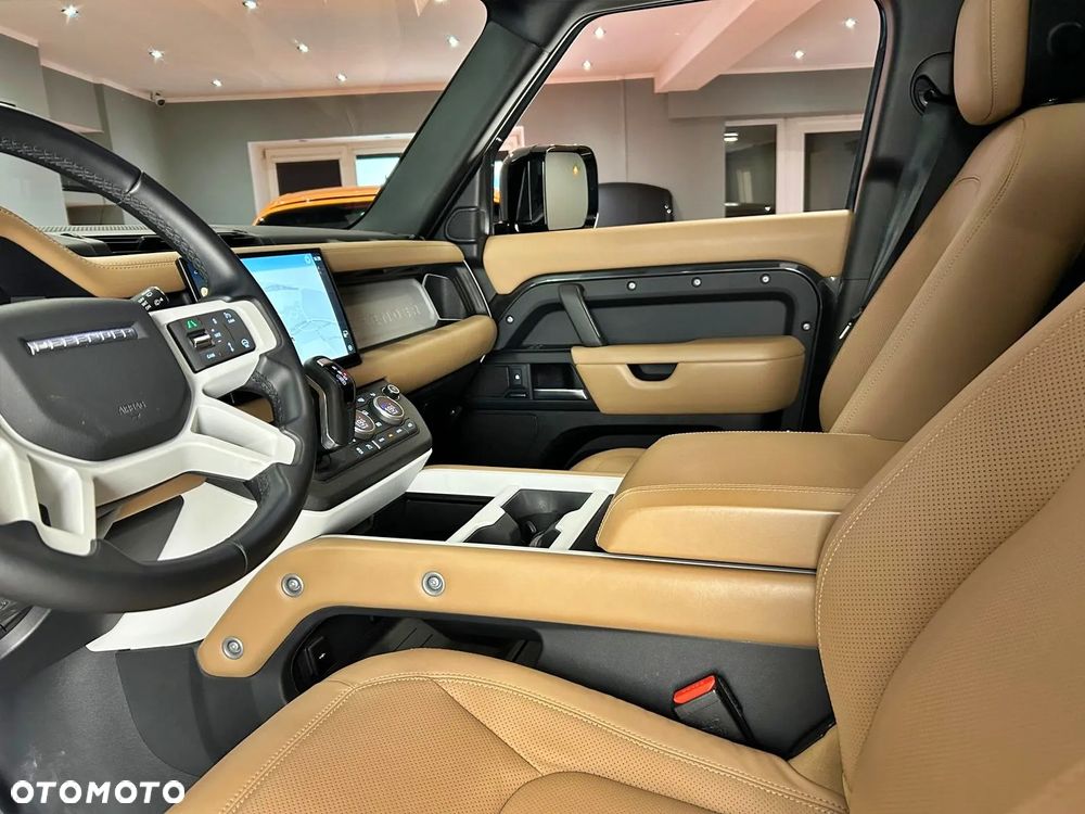 Land Rover Defender 3.0 D250 mHEV X-Dynamic HSE - 9
