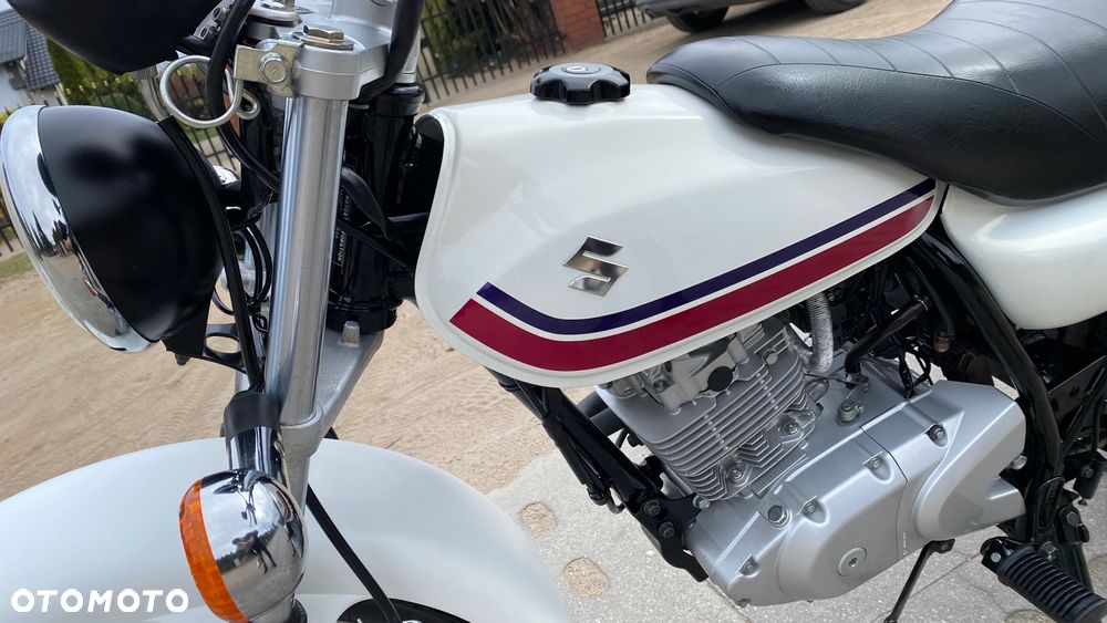 Suzuki RV - 28