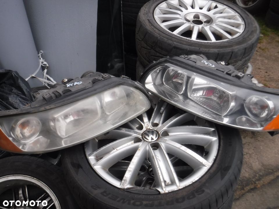 Volvo XC70 lampa  przod prawa  99-06