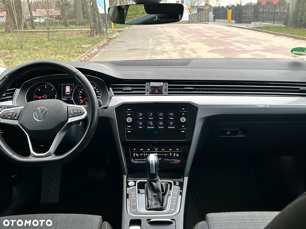 Volkswagen Passat 2.0 TDI SCR Comfortline DSG - 29