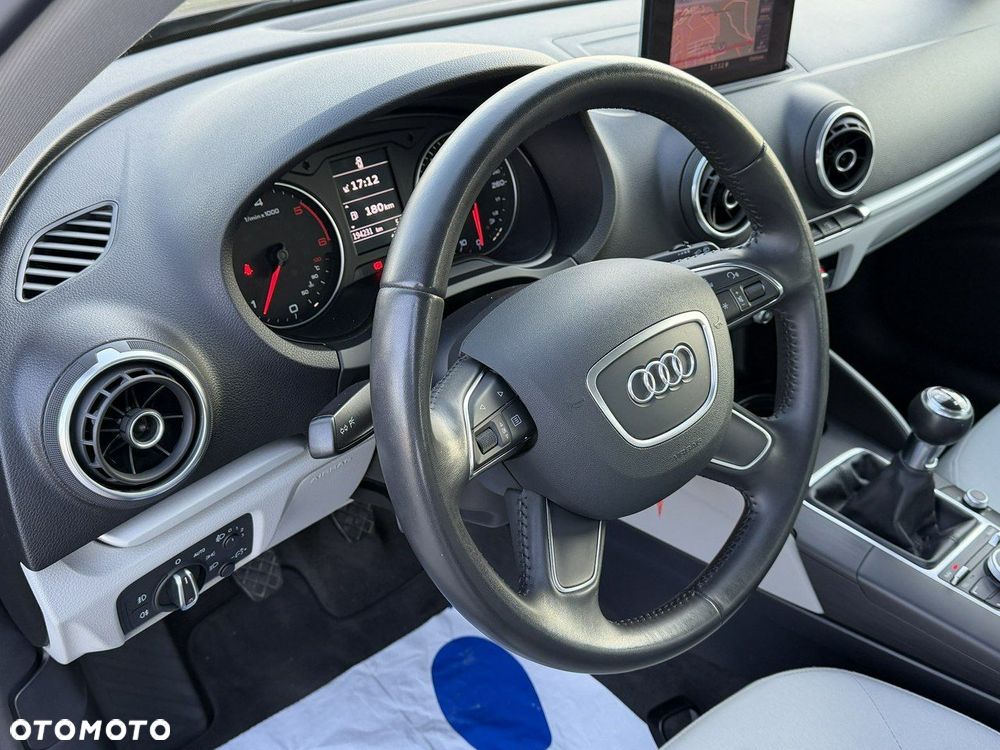 Audi A3 Sportback 1.6 TDI DPF Attraction - 21